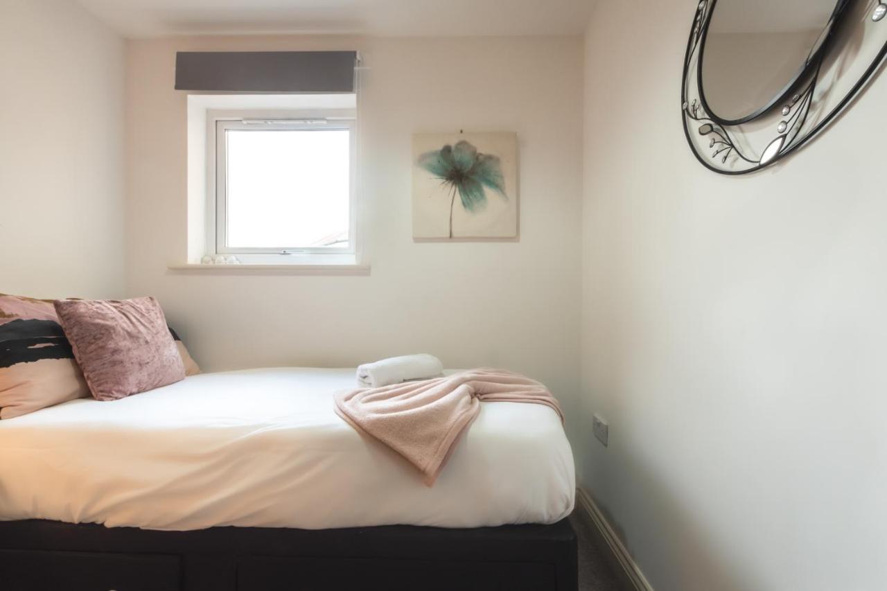 Best Price! Large Spacious 2 Bed Apartment - King Size Or Single Beds, Sofabeds, Smart Tvs, Free Parking Southampton Buitenkant foto