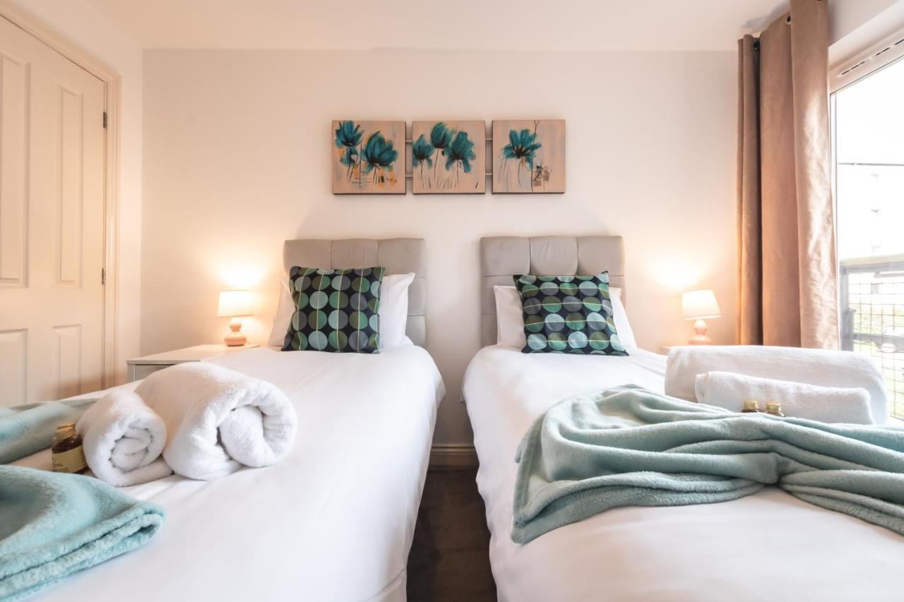 Best Price! Large Spacious 2 Bed Apartment - King Size Or Single Beds, Sofabeds, Smart Tvs, Free Parking Southampton Buitenkant foto