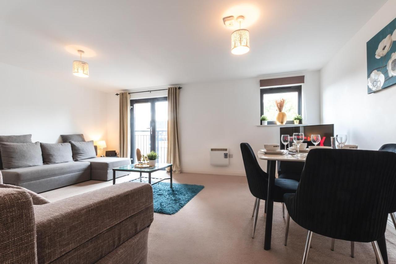 Best Price! Large Spacious 2 Bed Apartment - King Size Or Single Beds, Sofabeds, Smart Tvs, Free Parking Southampton Buitenkant foto