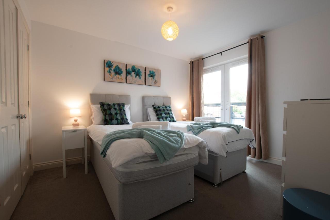 Best Price! Large Spacious 2 Bed Apartment - King Size Or Single Beds, Sofabeds, Smart Tvs, Free Parking Southampton Buitenkant foto