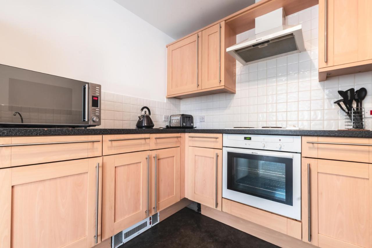 Best Price! Large Spacious 2 Bed Apartment - King Size Or Single Beds, Sofabeds, Smart Tvs, Free Parking Southampton Buitenkant foto