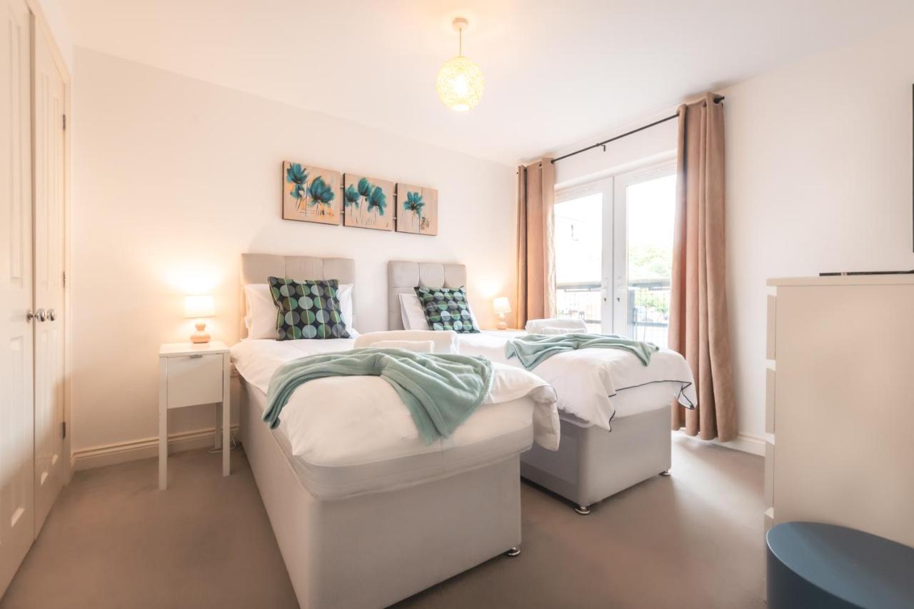 Best Price! Large Spacious 2 Bed Apartment - King Size Or Single Beds, Sofabeds, Smart Tvs, Free Parking Southampton Buitenkant foto