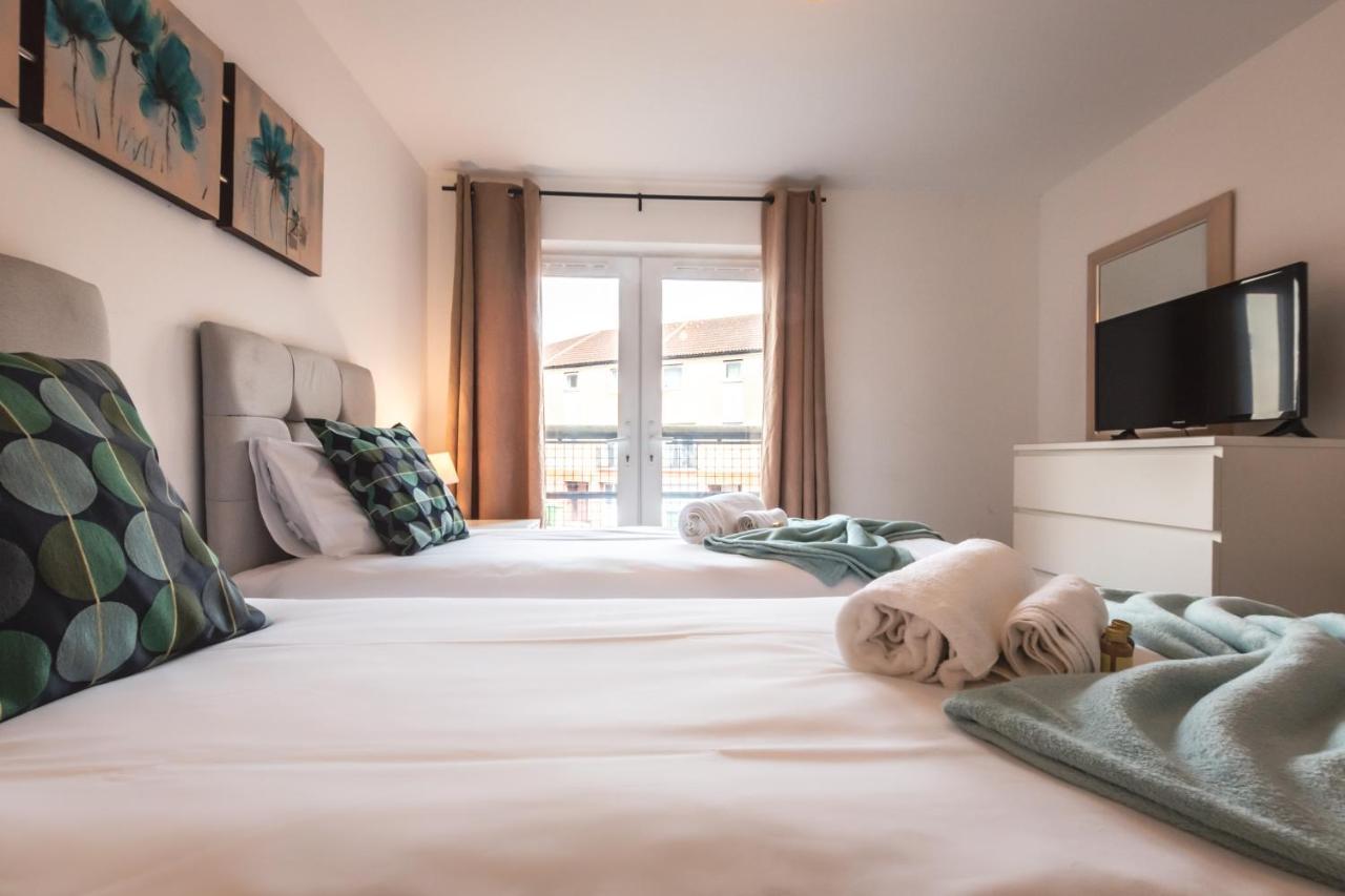 Best Price! Large Spacious 2 Bed Apartment - King Size Or Single Beds, Sofabeds, Smart Tvs, Free Parking Southampton Buitenkant foto